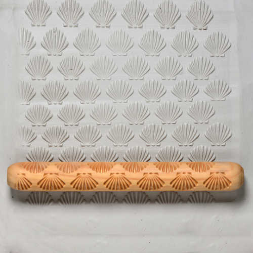 LHR-005 Long Hand Roller – Scallop Shells