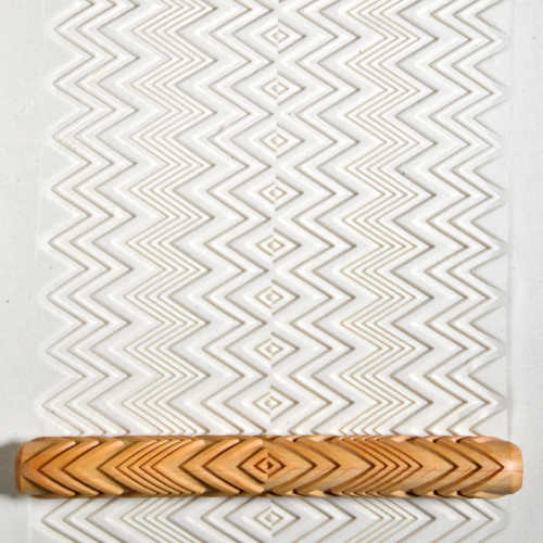 LHR-018 Long Hand Roller – Vertical Zigzag
