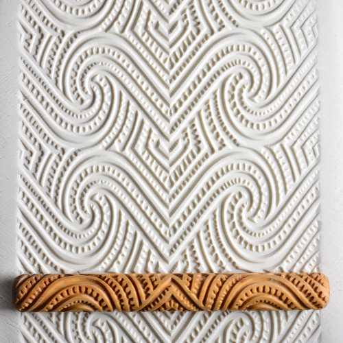 LHR-020 Long Hand Roller &#8211; Maori Spirals
