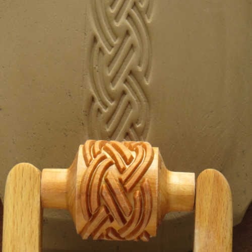 RM-002 Medium Handle Roller &#8211; Braid
