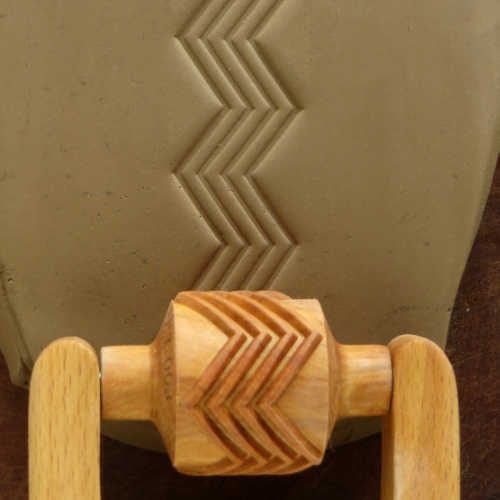 RM-003 Medium Handle Roller – 4  Zag