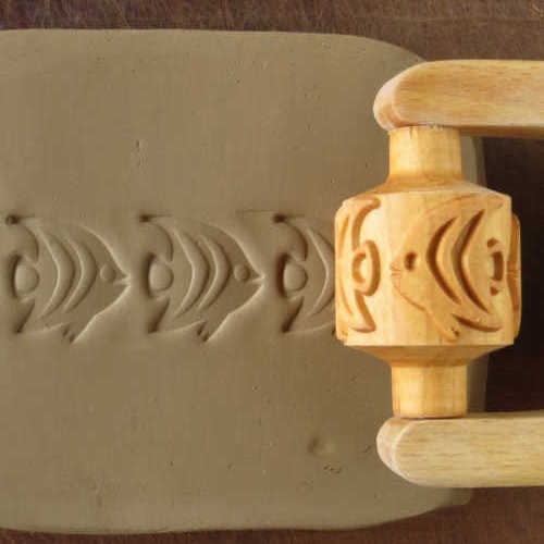 RM-006 Medium Handle Roller – Fish