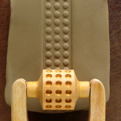 RM-010 Medium Handle Roller – 3 Dot Rows