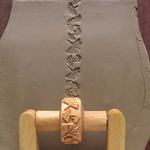 RS-028 Small Handle Roller &#8211; Ginkgo Leaves