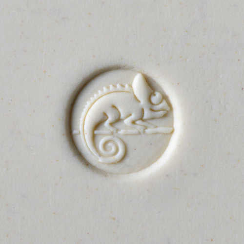 Scs-171 Small Round Stamp &#8211; Chameleon on Branch