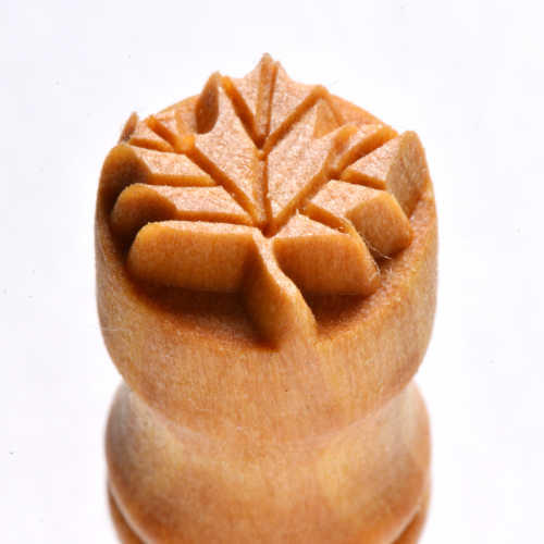 Scs-053 Small Round Stamp – Maple Leaf