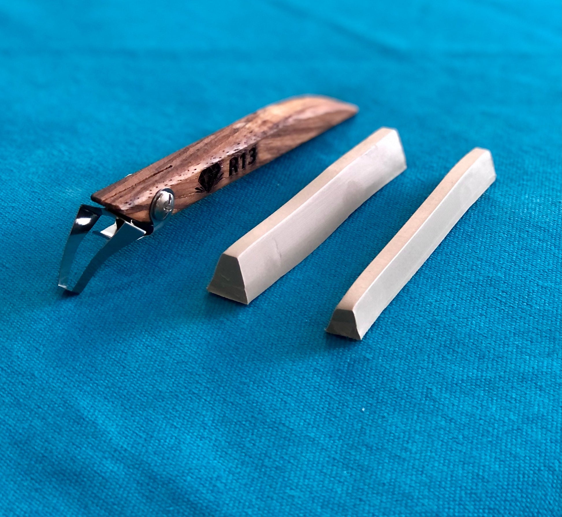 R13 Narrow Trapezoid Handheld Clay Extruder - Great White North Pottery Supplies