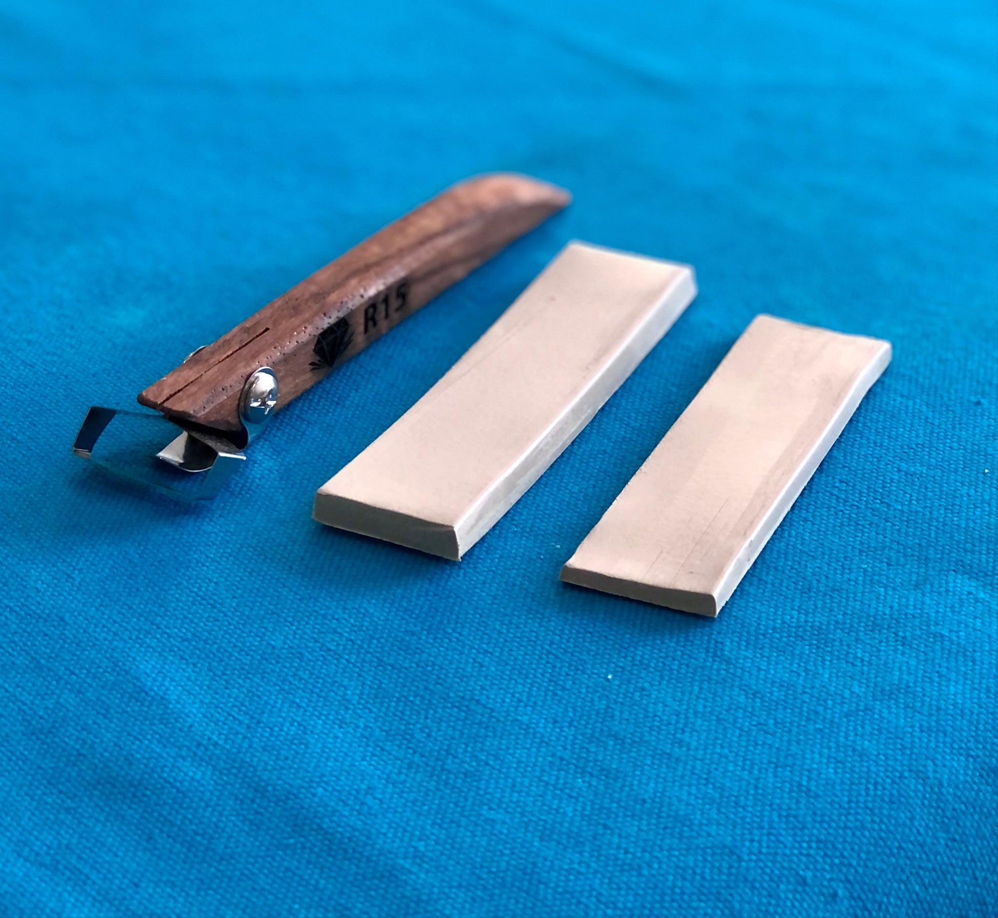 R15 Ribbon Handheld Clay Extruder - Great White North Pottery Supplies